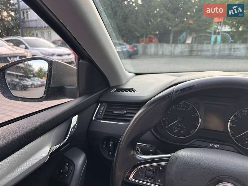 Ліфтбек Skoda Octavia 2015 в Львові