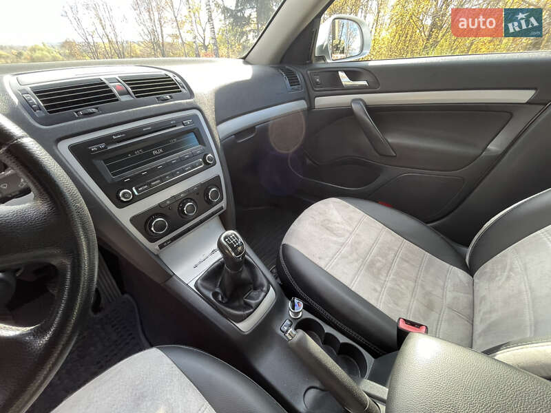 Универсал Skoda Octavia 2012 в Кельменцах фото 16 Универсал Skoda Octavia 2012 в Кельменцах
