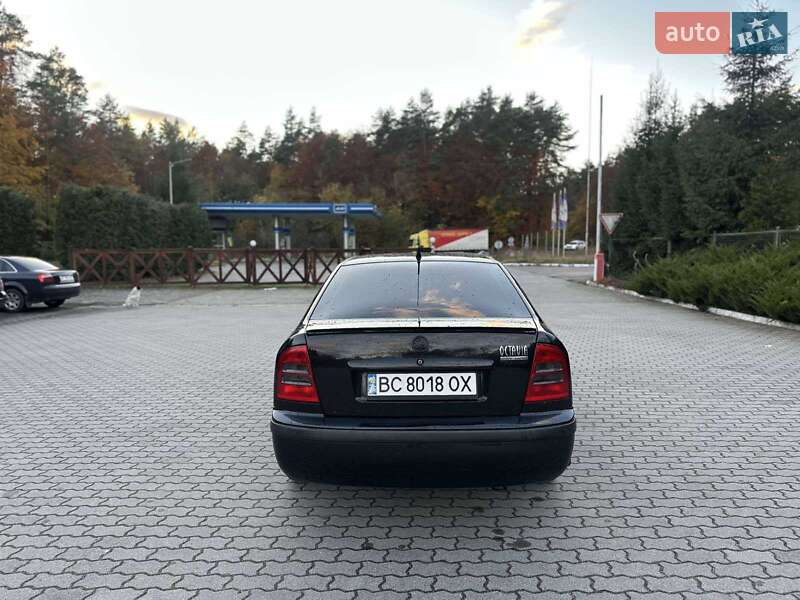 Лифтбек Skoda Octavia 2003 в Львове