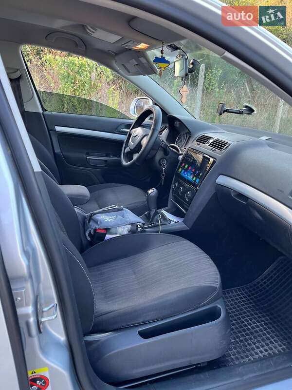 Ліфтбек Skoda Octavia 2010 в Харкові фото 3 Ліфтбек Skoda Octavia 2010 в Харкові