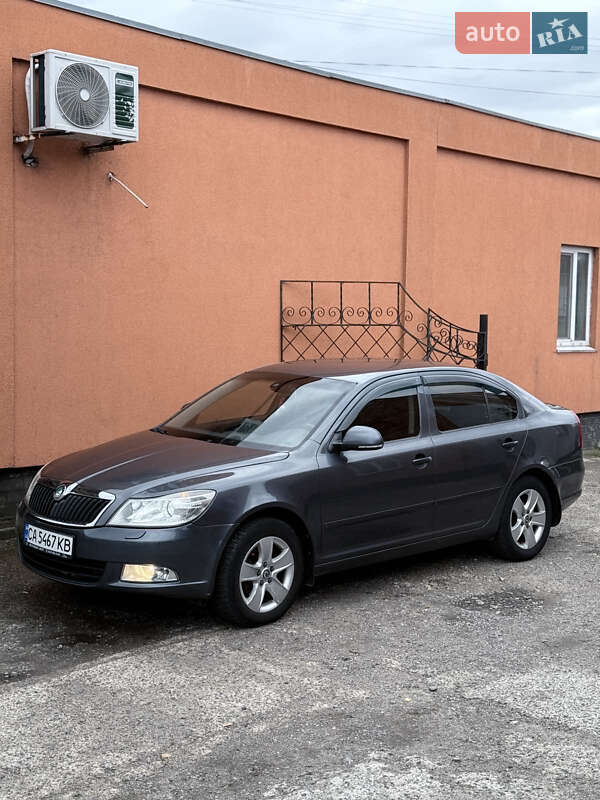 Ліфтбек Skoda Octavia 2010 в Смілі