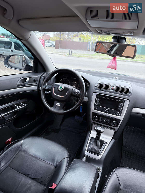 Ліфтбек Skoda Octavia 2010 в Смілі