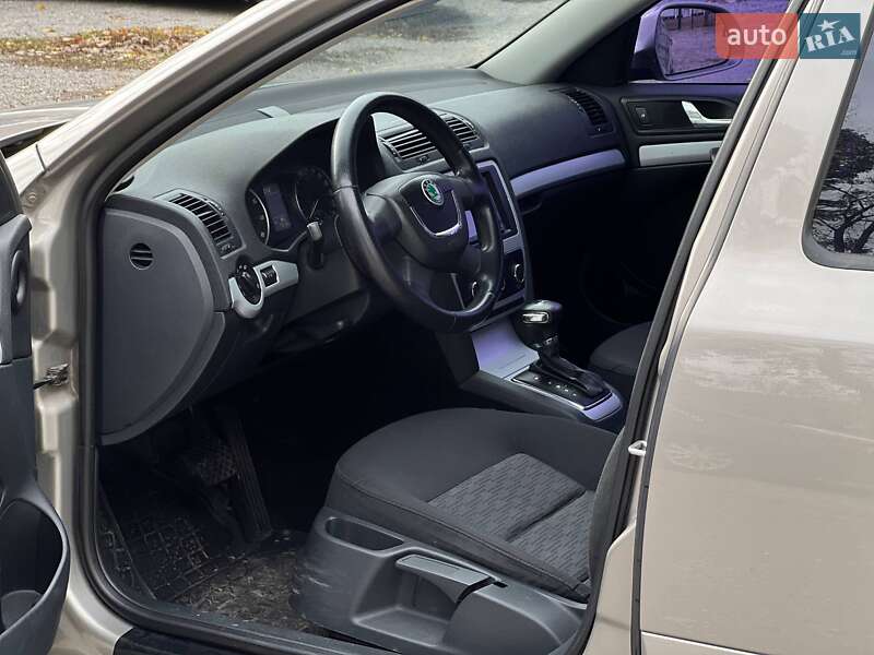 Лифтбек Skoda Octavia 2010 в Каменском