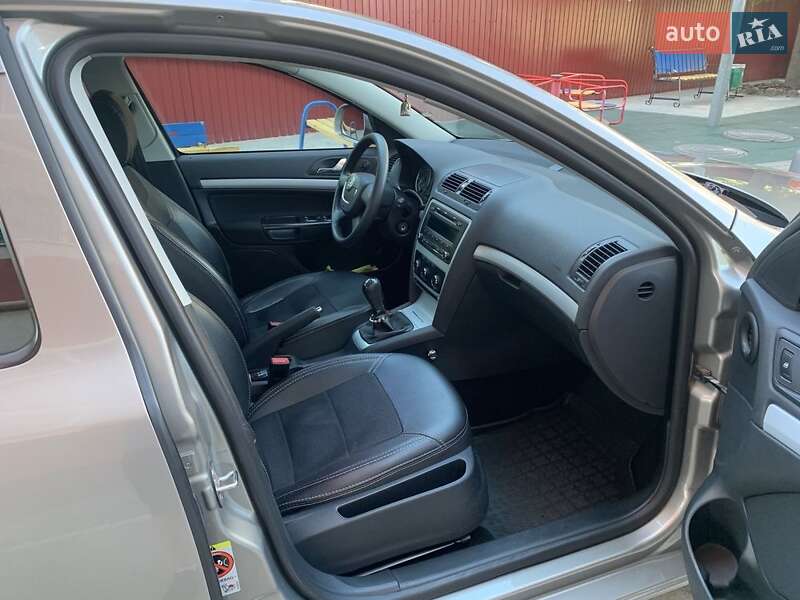 Лифтбек Skoda Octavia 2009 в Львове