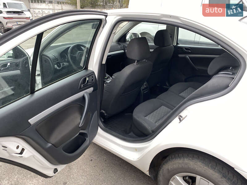 Лифтбек Skoda Octavia 2012 в Днепре фото 7 Лифтбек Skoda Octavia 2012 в Днепре