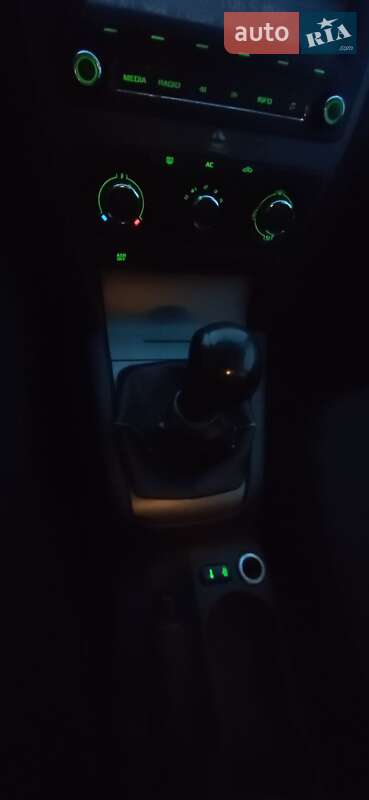 Универсал Skoda Octavia 2011 в Киеве фото 13 Универсал Skoda Octavia 2011 в Киеве