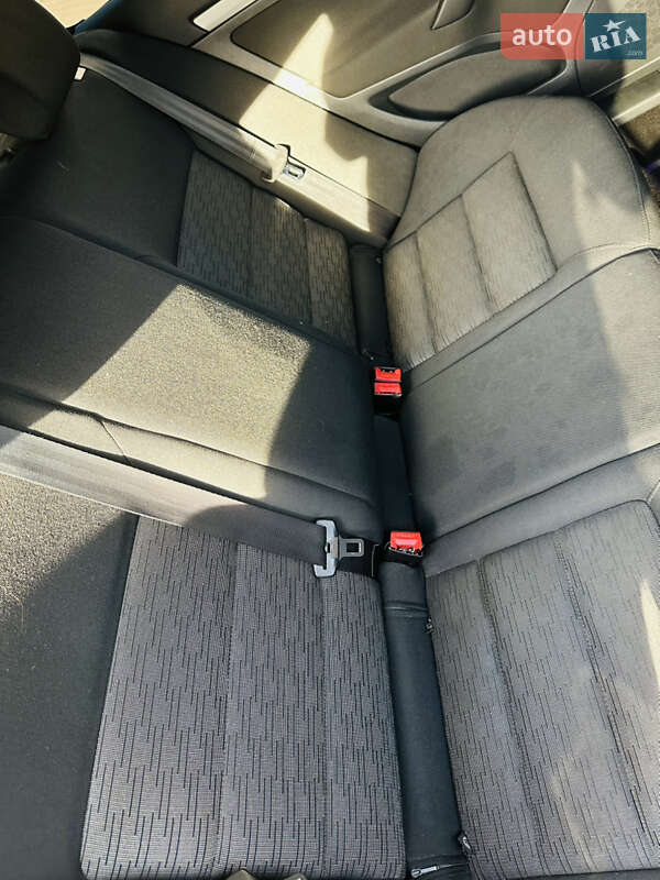 Лифтбек Skoda Octavia 2012 в Вишневом