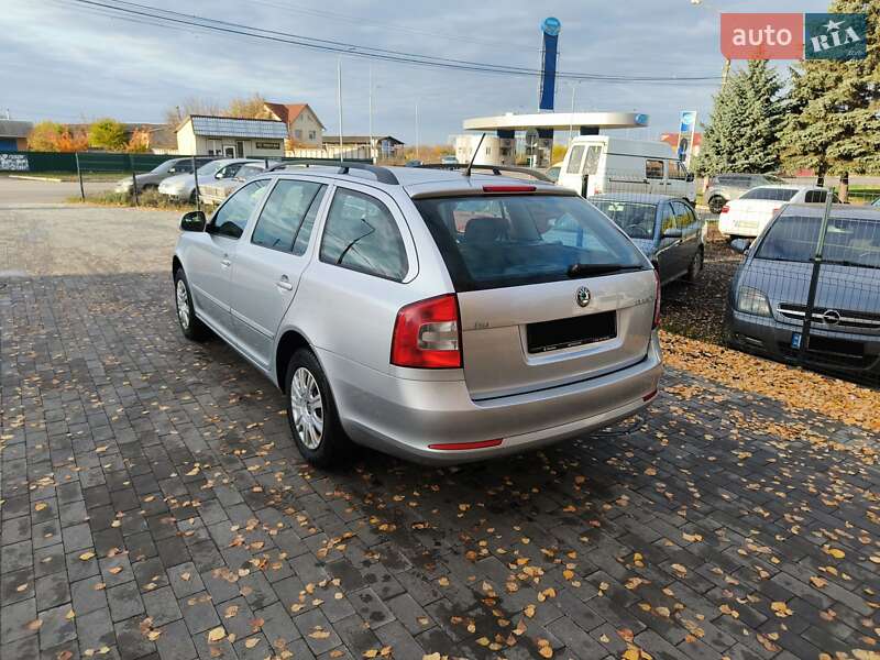 Универсал Skoda Octavia 2010 в Миргороде