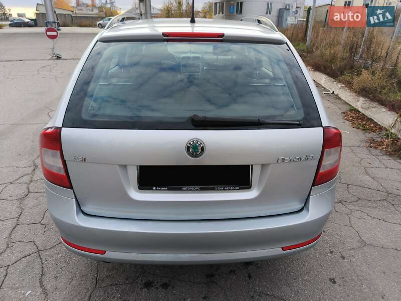 Универсал Skoda Octavia 2010 в Миргороде