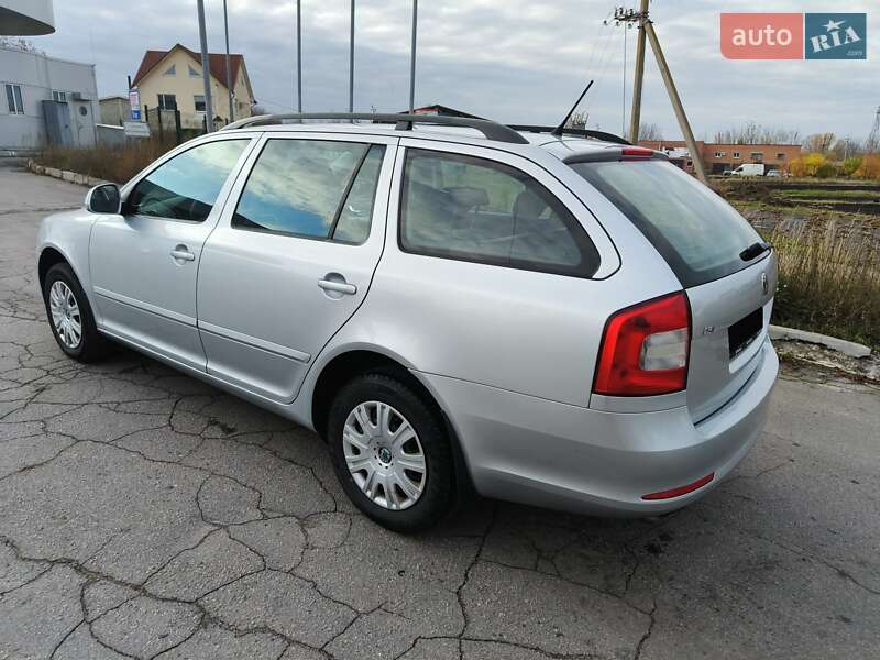 Универсал Skoda Octavia 2010 в Миргороде