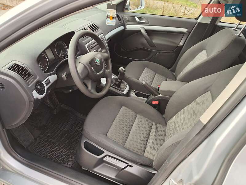 Универсал Skoda Octavia 2010 в Миргороде