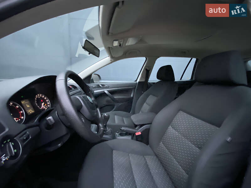 Універсал Skoda Octavia 2012 в Києві фото 38 Універсал Skoda Octavia 2012 в Києві