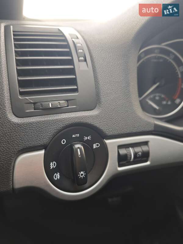 Ліфтбек Skoda Octavia 2010 в Кропивницькому