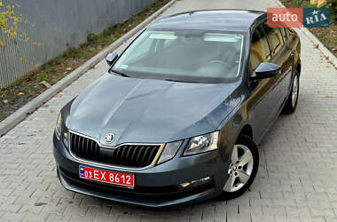 Лифтбек Skoda Octavia 2017 в Ужгороде