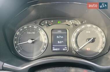 Универсал Skoda Octavia 2007 в Вишневом
