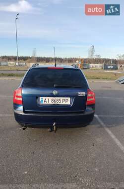 Универсал Skoda Octavia 2007 в Вишневом