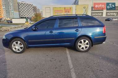 Универсал Skoda Octavia 2007 в Вишневом