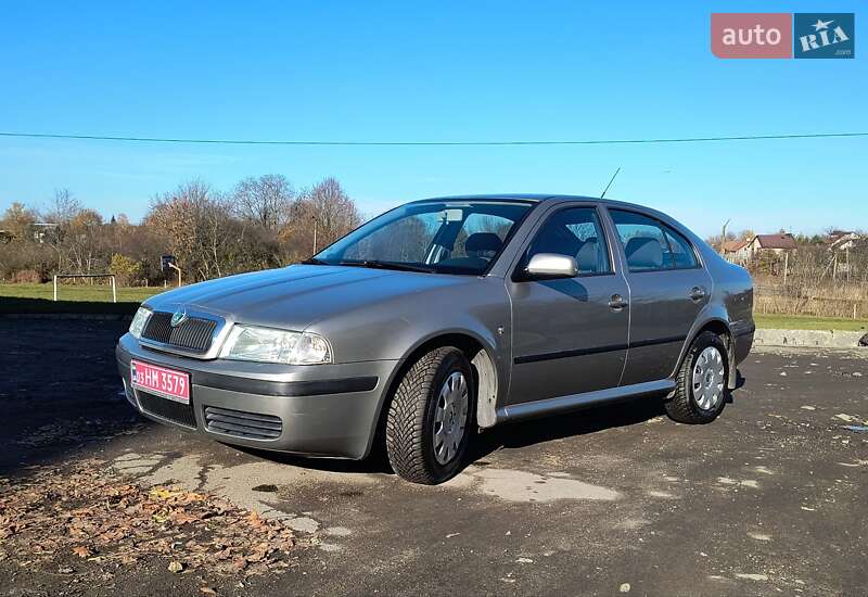 Лифтбек Skoda Octavia 2008 в Нововолынске фото Лифтбек Skoda Octavia 2008 в Нововолынске