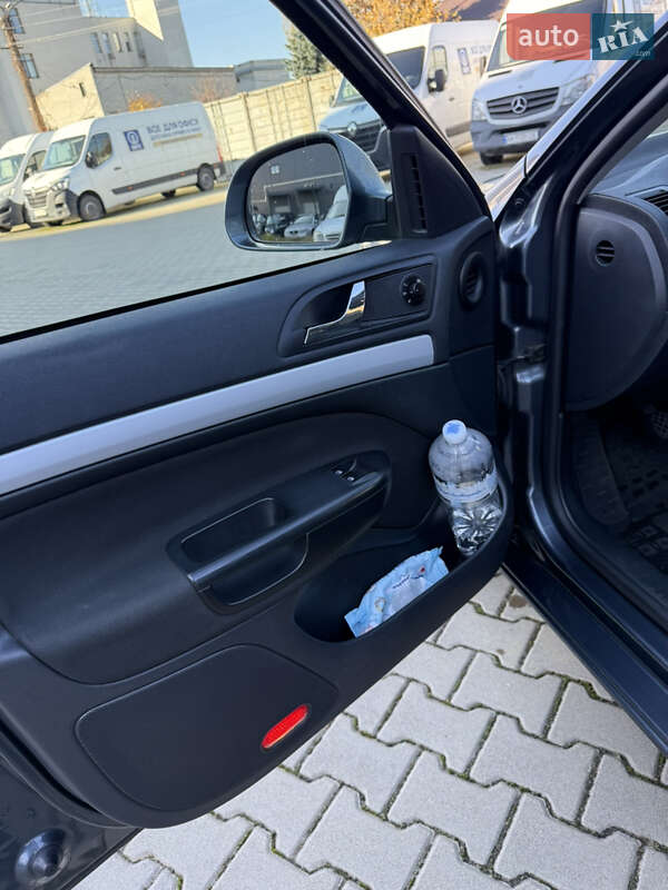 Универсал Skoda Octavia 2010 в Вишневом фото 14 Универсал Skoda Octavia 2010 в Вишневом