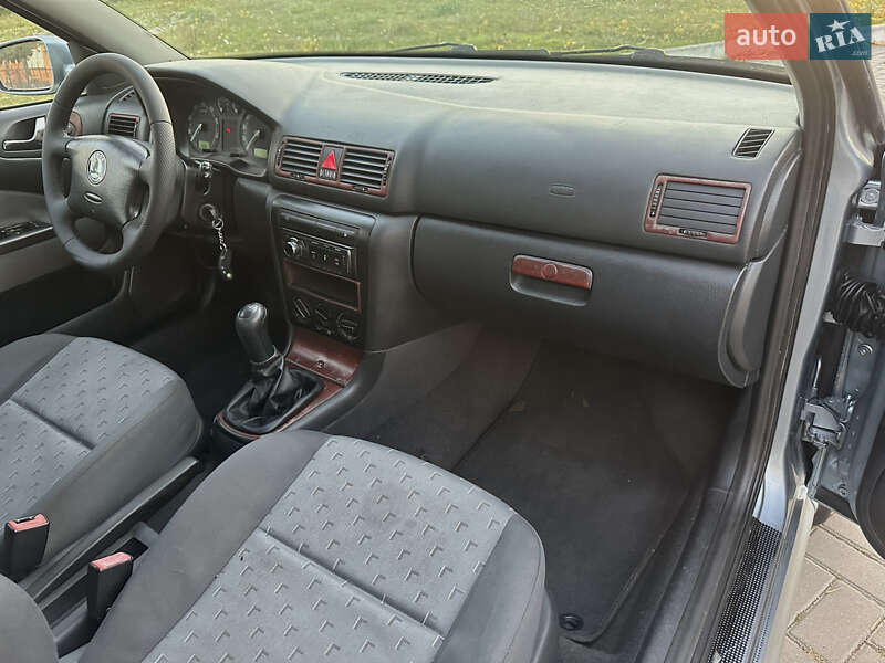 Лифтбек Skoda Octavia 2006 в Кропивницком