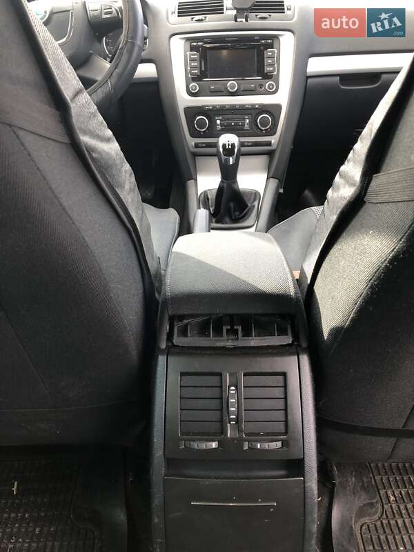 Универсал Skoda Octavia 2012 в Мироновке