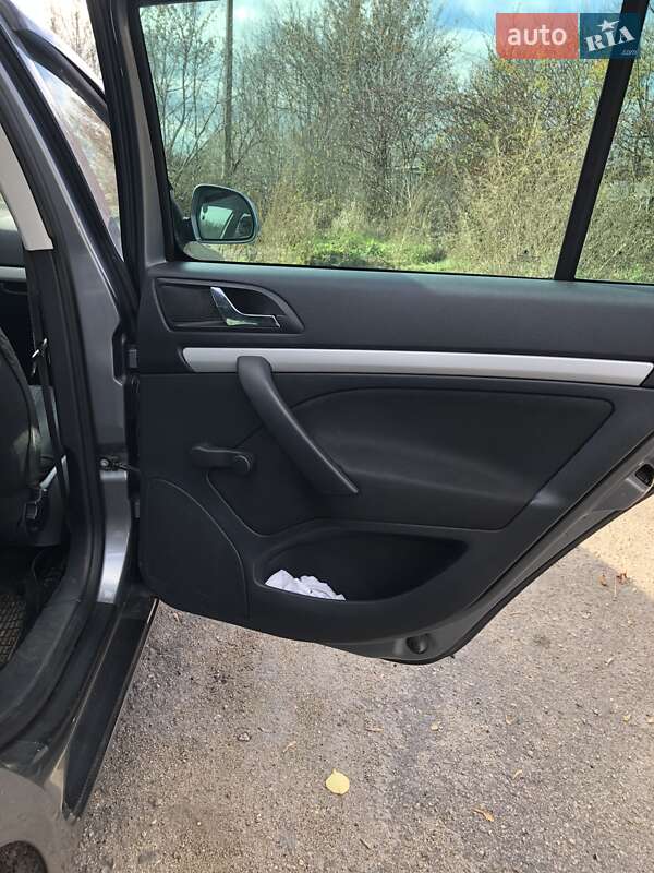 Универсал Skoda Octavia 2012 в Мироновке