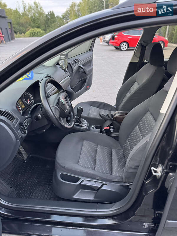 Универсал Skoda Octavia 2011 в Надворной фото 23 Универсал Skoda Octavia 2011 в Надворной