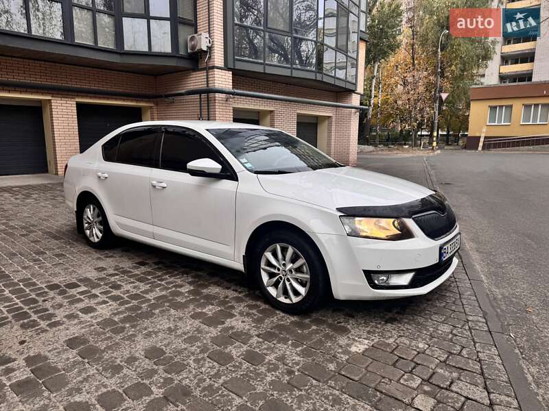 Лифтбек Skoda Octavia 2015 в Кропивницком