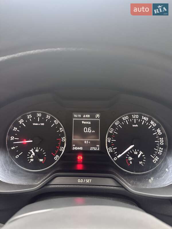 Лифтбек Skoda Octavia 2015 в Кропивницком