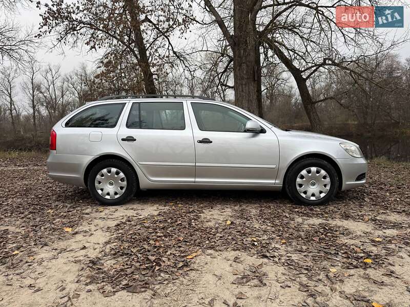 Универсал Skoda Octavia 2009 в Полтаве