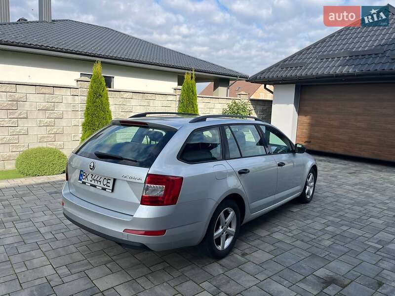 Универсал Skoda Octavia 2015 в Ровно