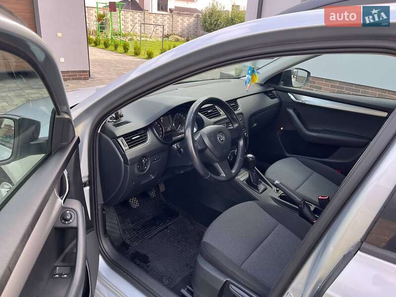 Универсал Skoda Octavia 2015 в Ровно