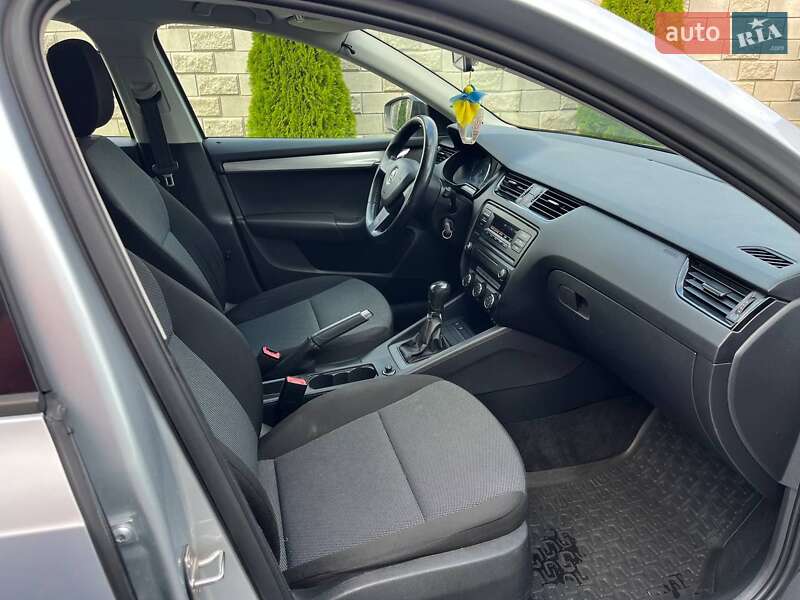 Универсал Skoda Octavia 2015 в Ровно