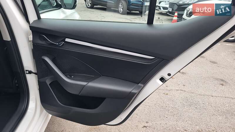 Ліфтбек Skoda Octavia 2021 в Києві