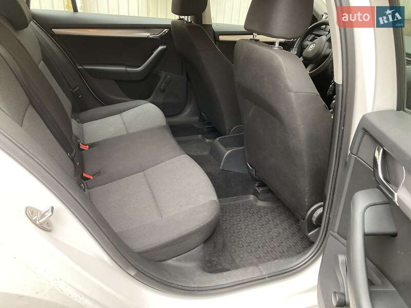 Універсал Skoda Octavia 2014 в Києві фото 10 Універсал Skoda Octavia 2014 в Києві