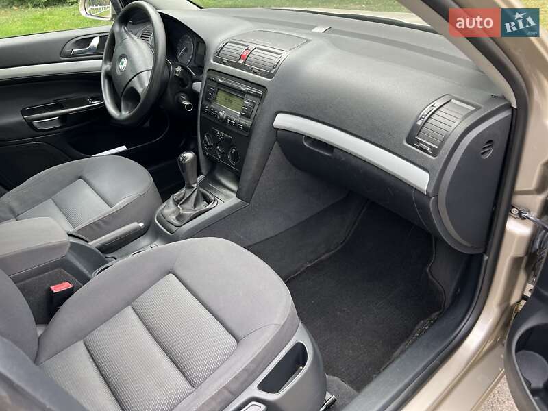 Лифтбек Skoda Octavia 2004 в Черкассах фото 19 Лифтбек Skoda Octavia 2004 в Черкассах