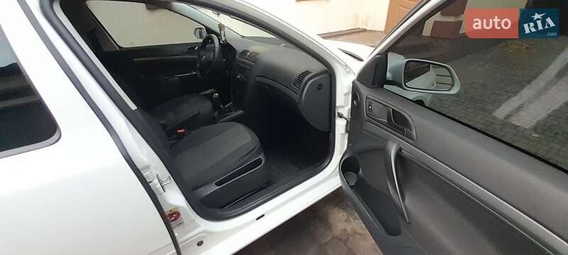 Универсал Skoda Octavia 2008 в Глухове