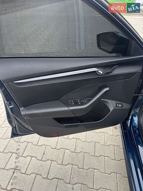 Универсал Skoda Octavia 2021 в Сарнах