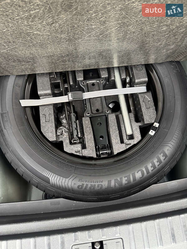 Универсал Skoda Octavia 2021 в Сарнах