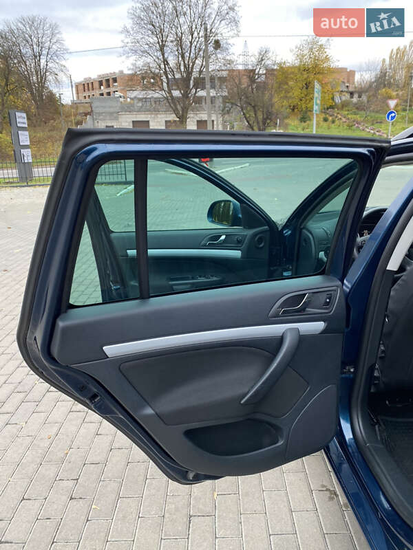 Универсал Skoda Octavia 2011 в Ровно