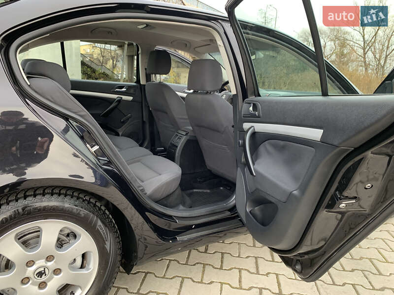 Лифтбек Skoda Octavia 2004 в Дрогобыче