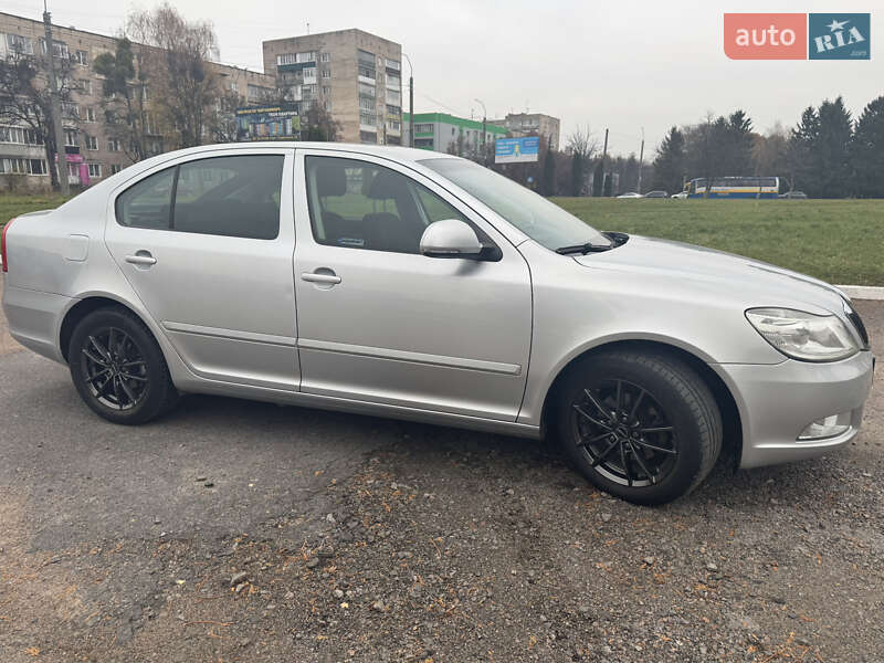 Лифтбек Skoda Octavia 2009 в Ровно фото 7 Лифтбек Skoda Octavia 2009 в Ровно