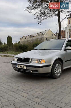 Лифтбек Skoda Octavia 1998 в Городке