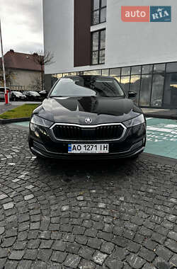 Универсал Skoda Octavia 2021 в Сваляве