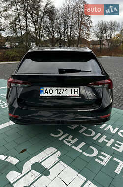 Универсал Skoda Octavia 2021 в Сваляве