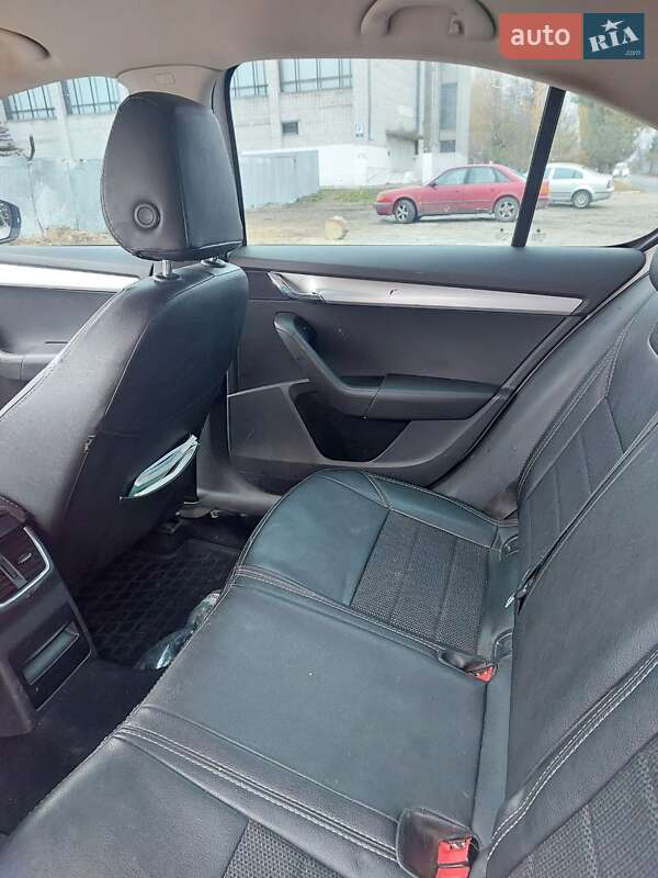 Лифтбек Skoda Octavia 2015 в Василькове