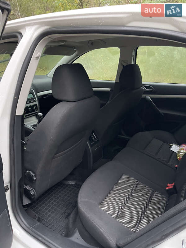 Лифтбек Skoda Octavia 2010 в Каневе фото 5 Лифтбек Skoda Octavia 2010 в Каневе