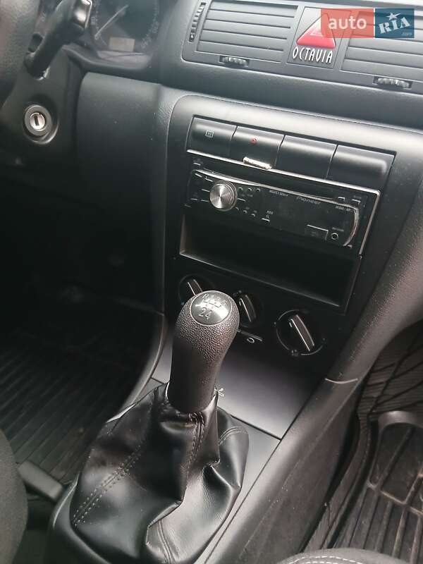 Лифтбек Skoda Octavia 2010 в Святопетровское фото 21 Лифтбек Skoda Octavia 2010 в Святопетровское