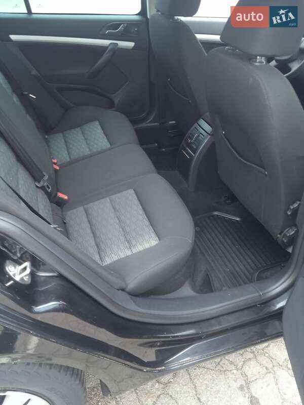 Универсал Skoda Octavia 2009 в Ровно