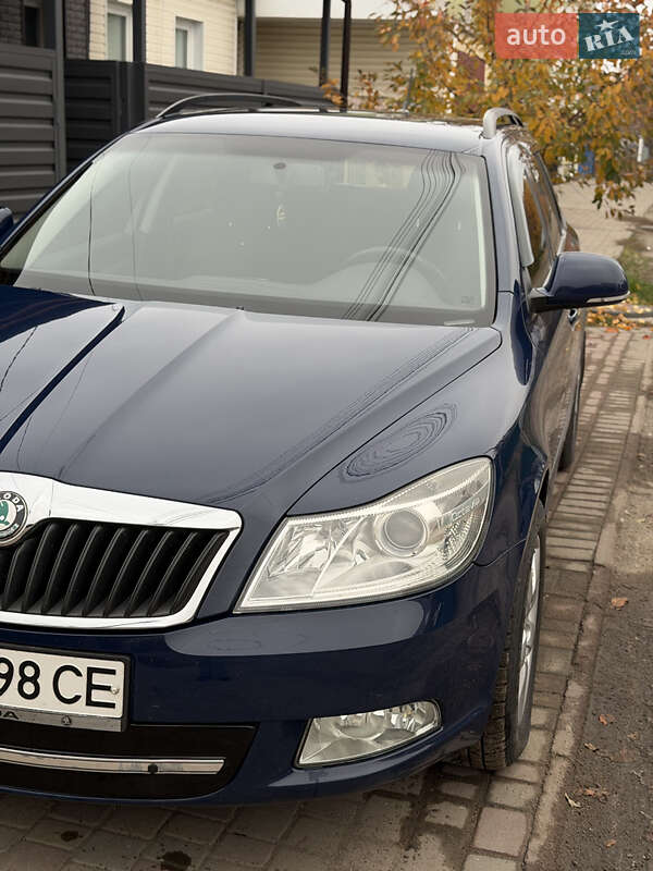 Універсал Skoda Octavia 2011 в Черкасах